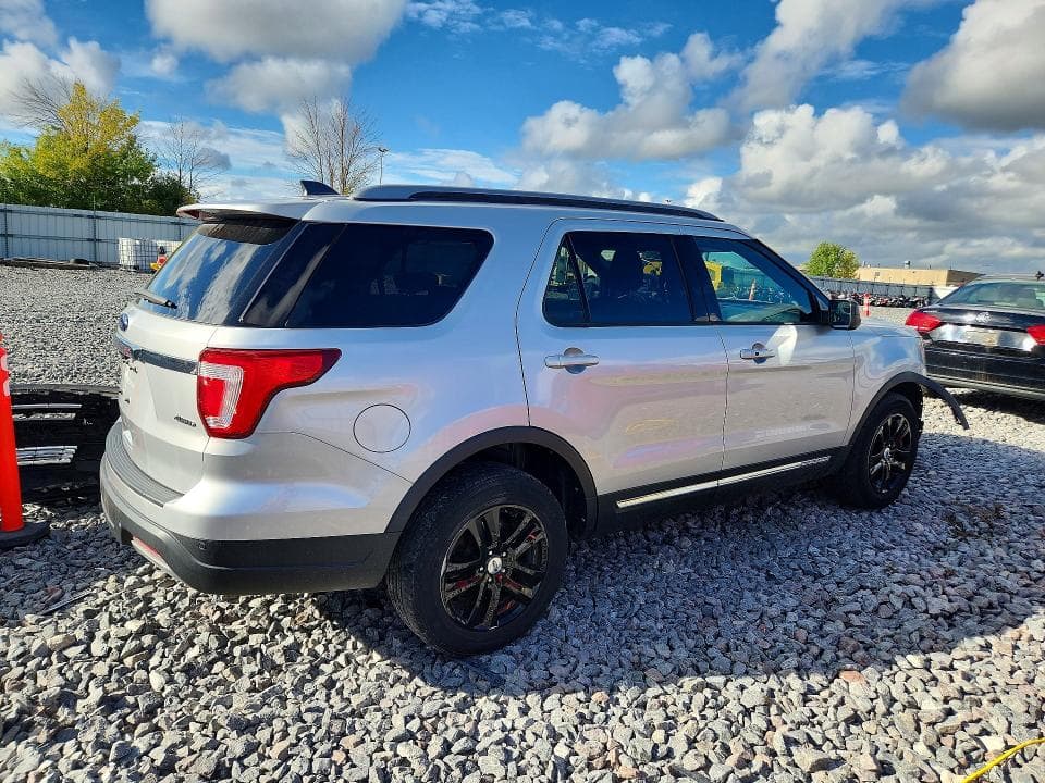 2019 FORD EXPLORER XLT 3