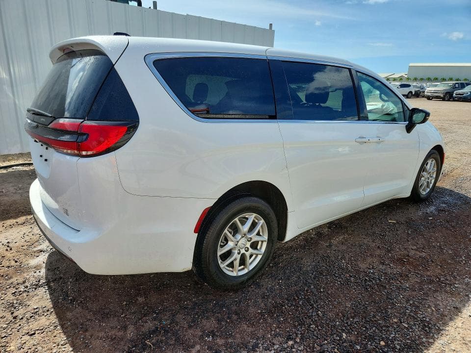 2026 CHRYSLER PACIFICA 3