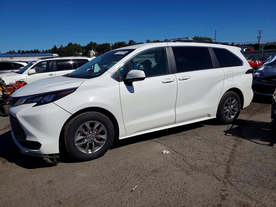 2025 TOYOTA SIENNA LE