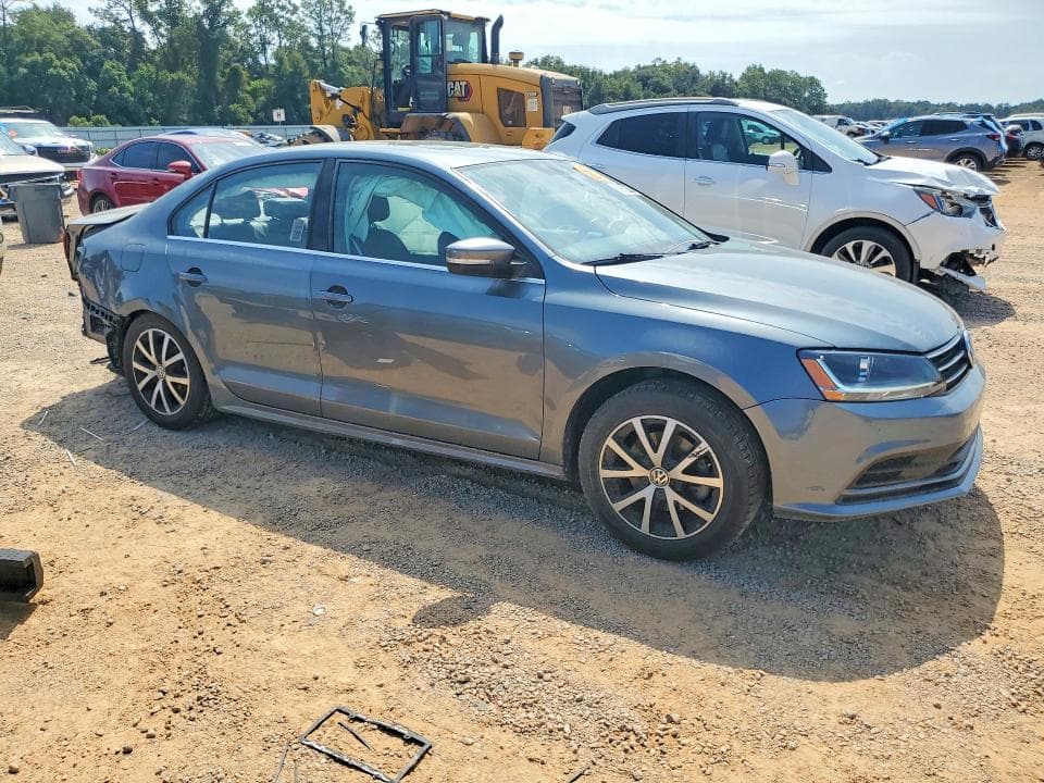 2017 VOLKSWAGEN JETTA SE 4
