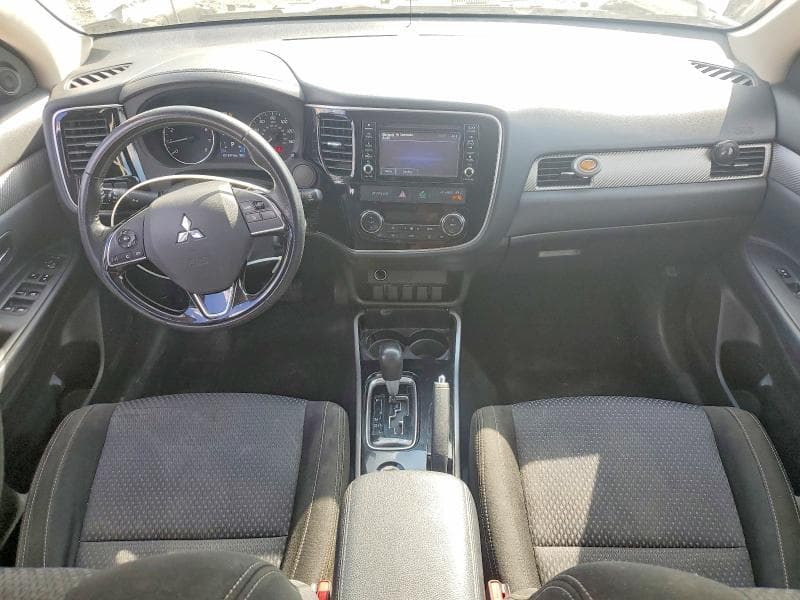 2017 MITSUBISHI OUTLANDER ES 8