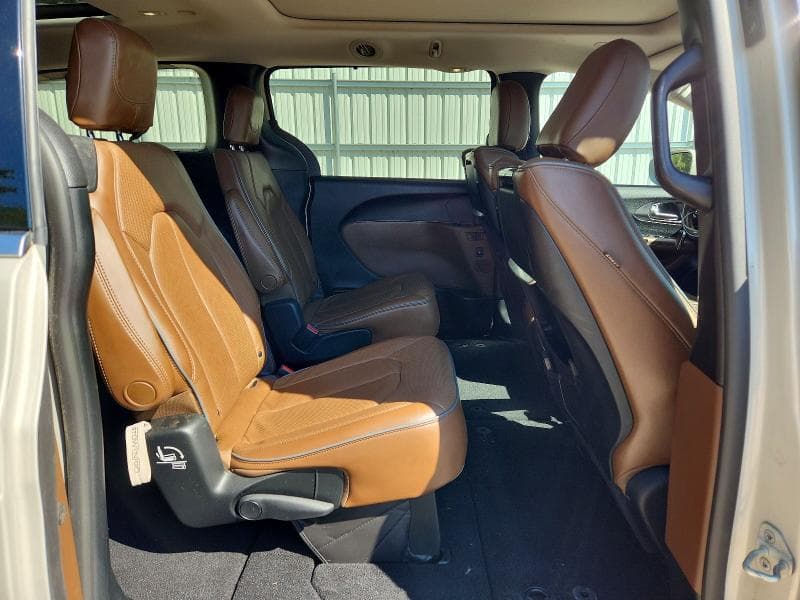 2019 CHRYSLER PACIFICA LIMITED 11