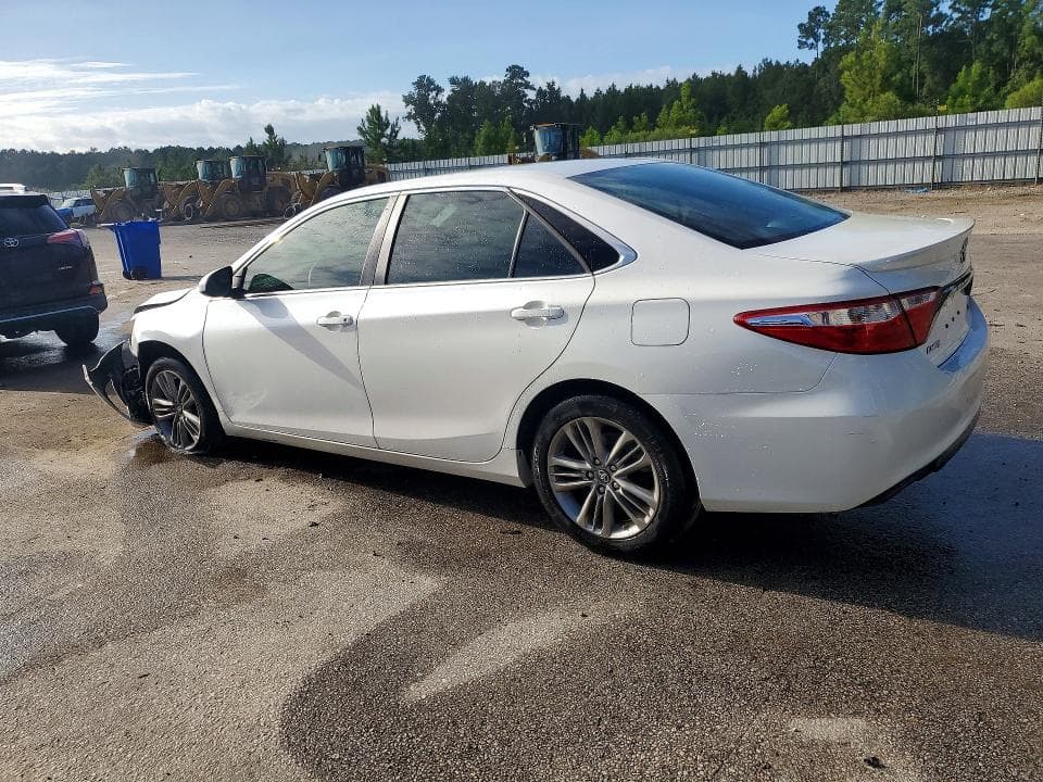 2017 TOYOTA CAMRY SE 2