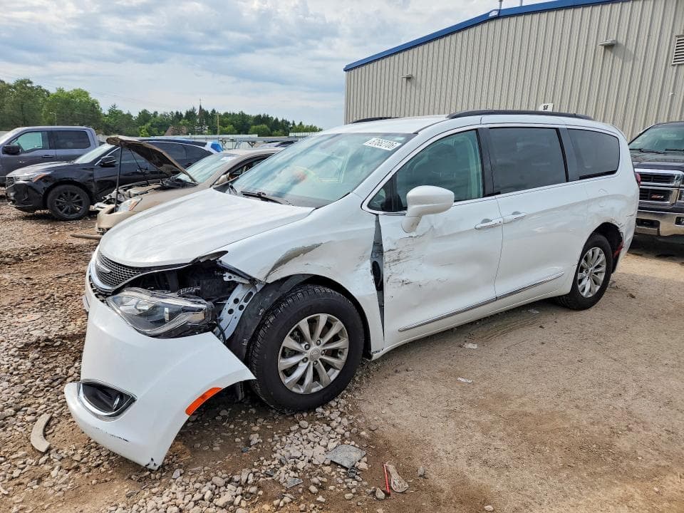 2017 CHRYSLER PACIFICA TOURING L - 1