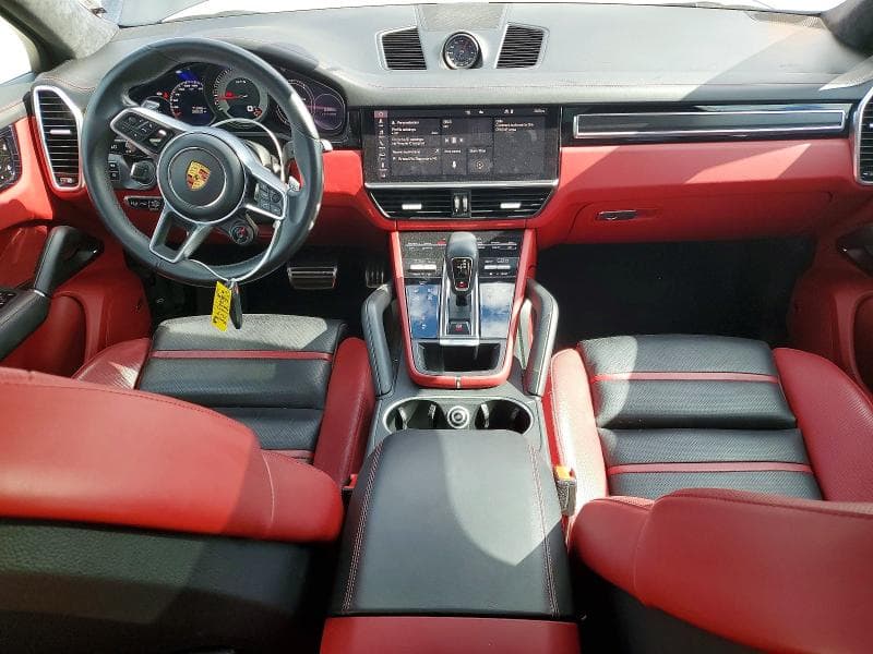 2021 PORSCHE CAYENNE GTS COUPE 8