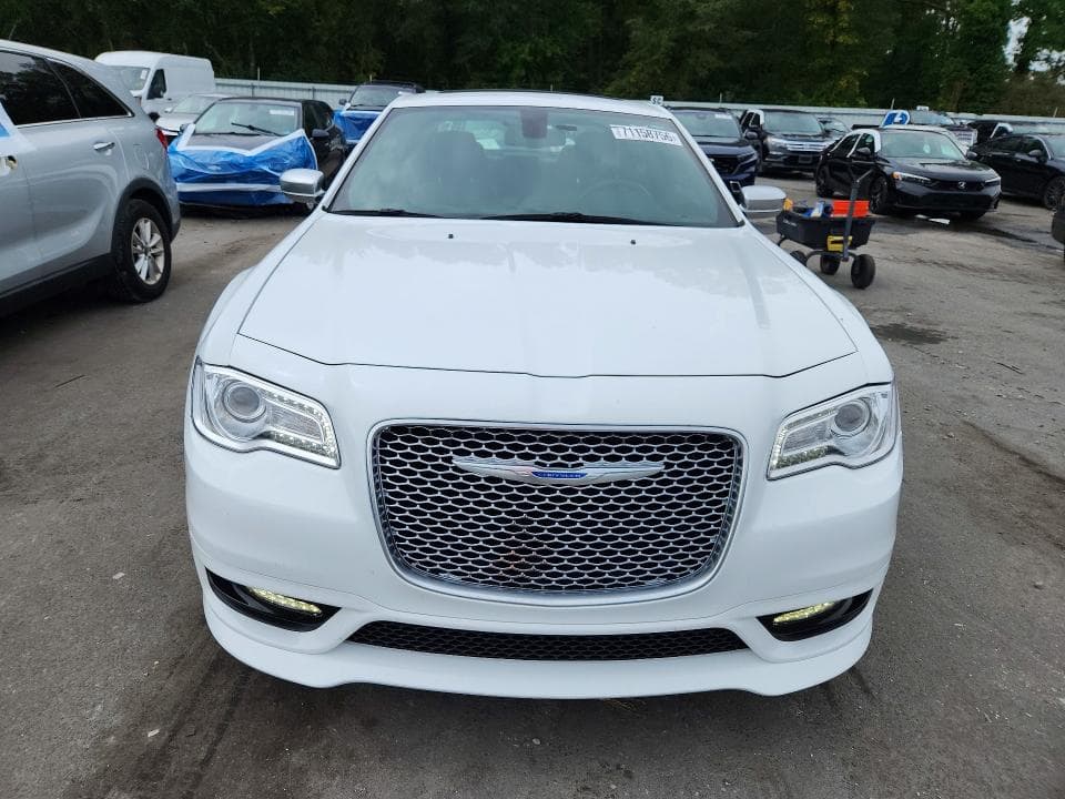 2019 CHRYSLER 300C 5