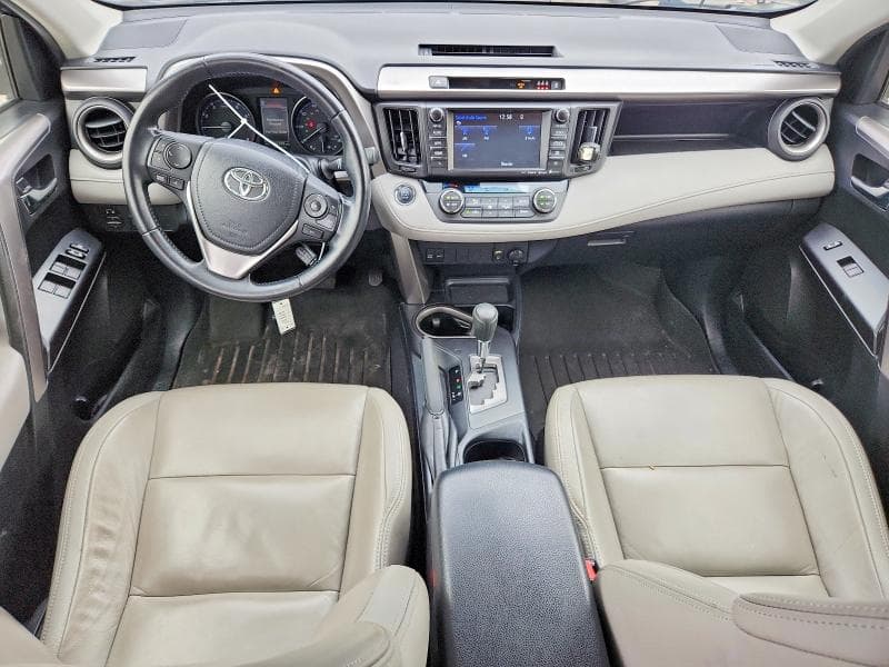 2017 TOYOTA RAV4 XLE 8