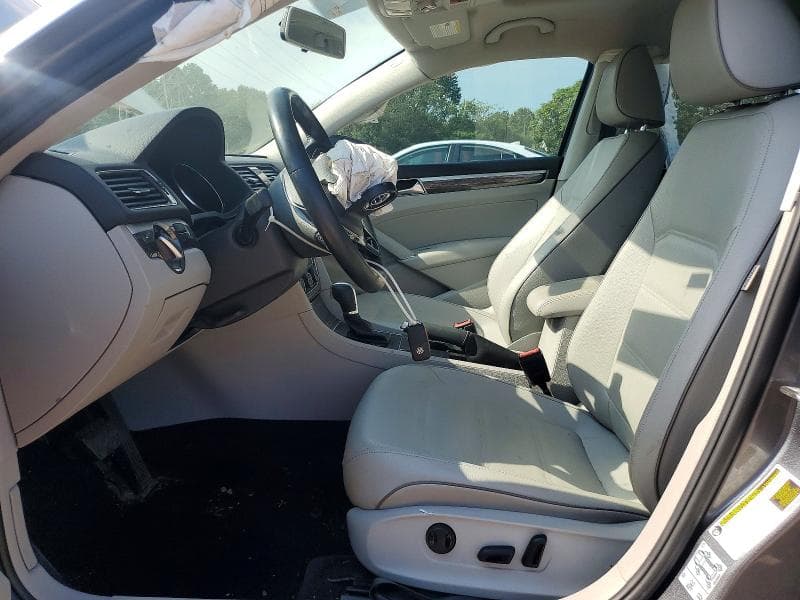 2018 VOLKSWAGEN PASSAT SE 7