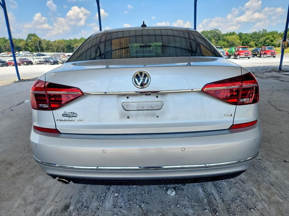 2018 VOLKSWAGEN PASSAT SE 6