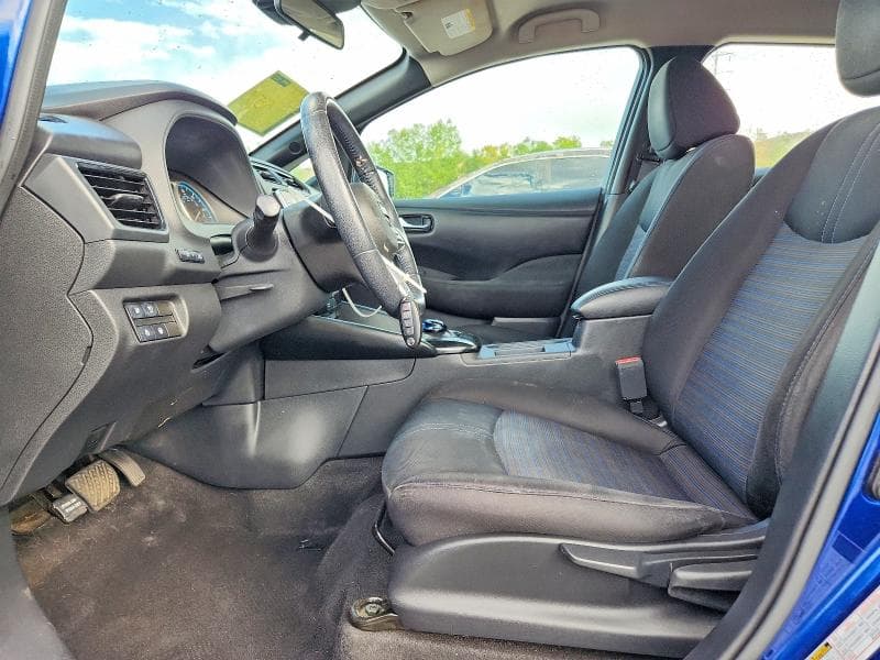 2022 NISSAN LEAF SV 7