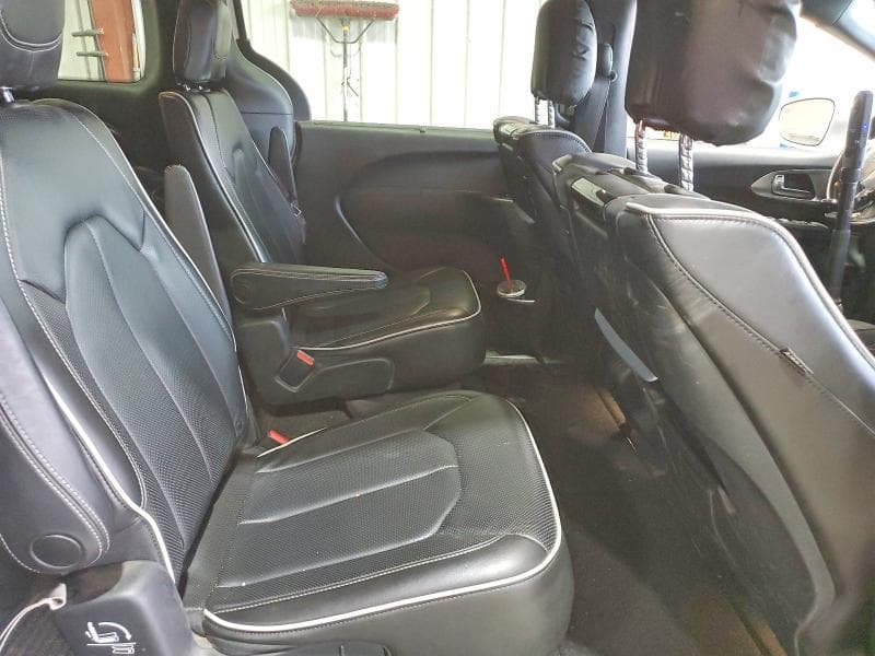 2019 CHRYSLER PACIFICA LIMITED 11