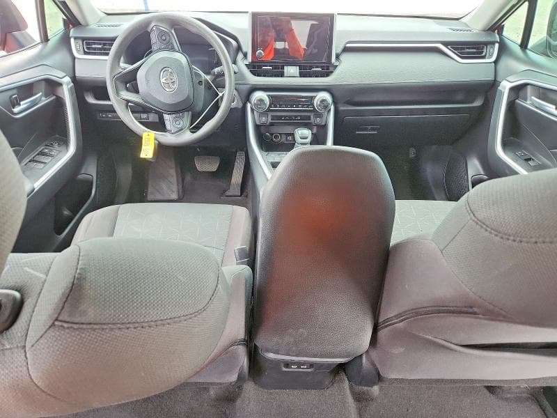2023 TOYOTA RAV4 XLE 8