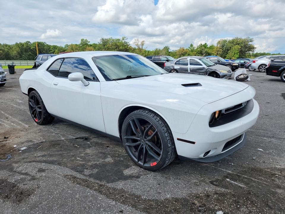 2018 DODGE CHALLENGER SXT 4