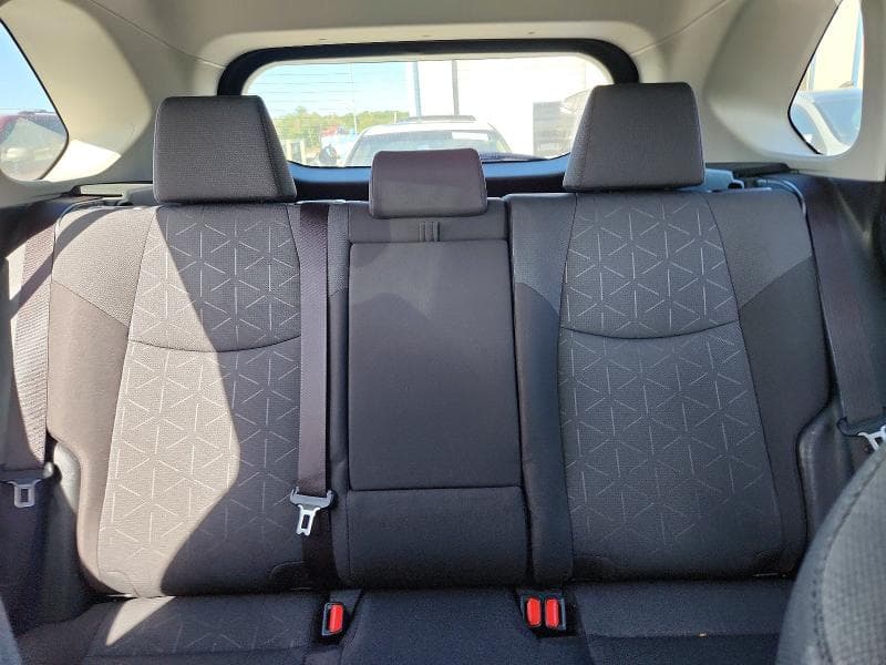 2019 TOYOTA RAV4 XLE 10