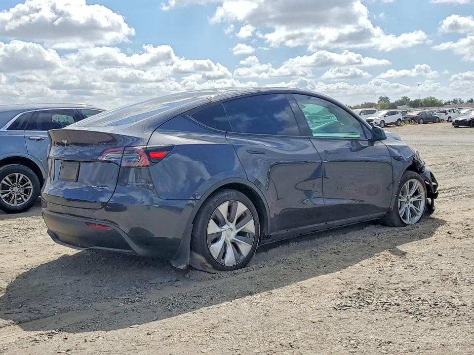 2024 TESLA MODEL Y 3