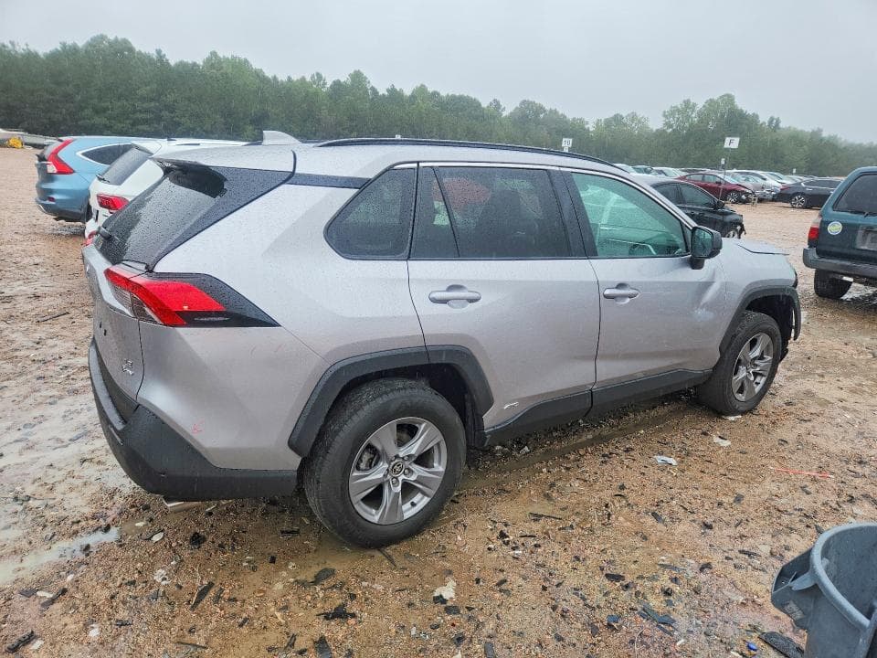 2025 TOYOTA RAV4 LE 3