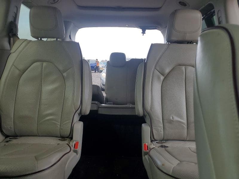 2017 CHRYSLER PACIFICA LIMITED 10