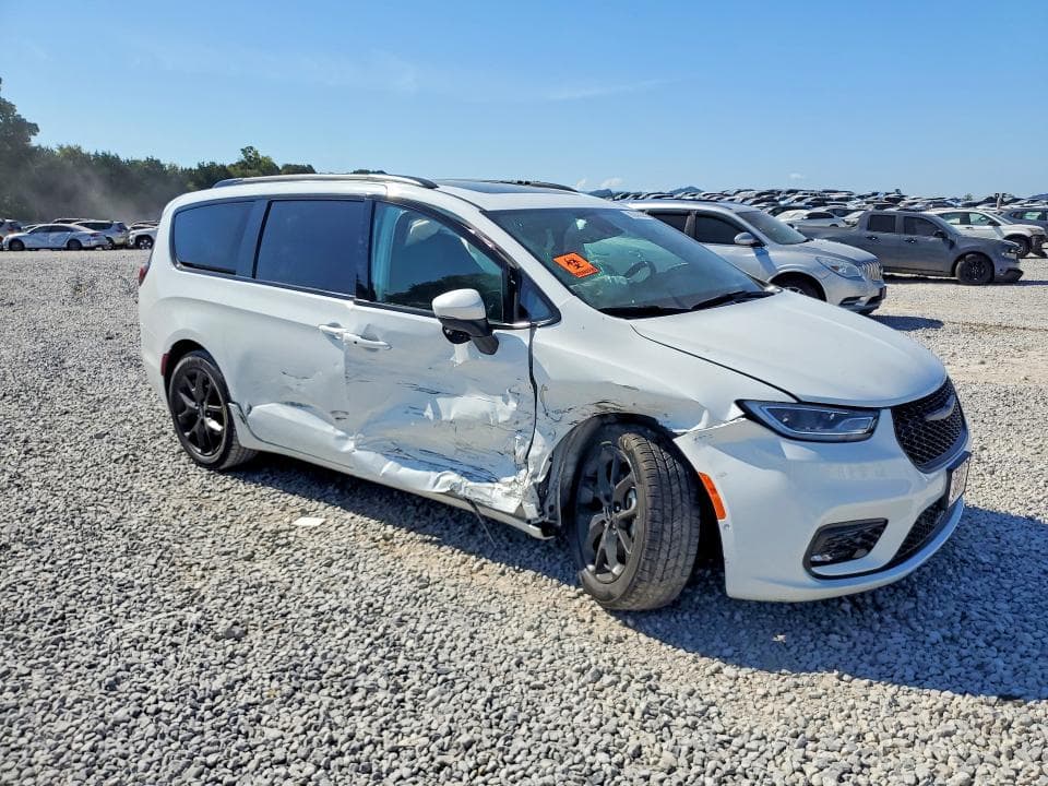 2023 CHRYSLER PACIFICA TOURING L 4