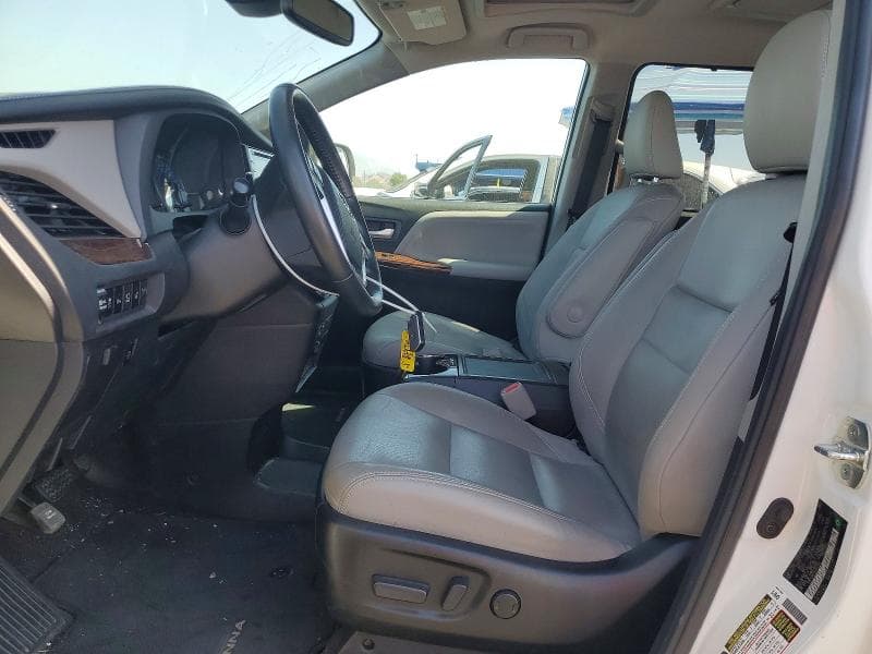 2019 TOYOTA SIENNA LIMITED PREMIUM 7-PASSENGER 7