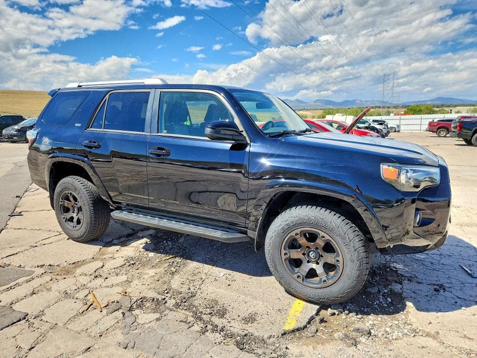 2018 TOYOTA 4RUNNER SR5 4