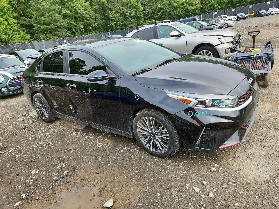 2023 KIA FORTE GT LINE 4