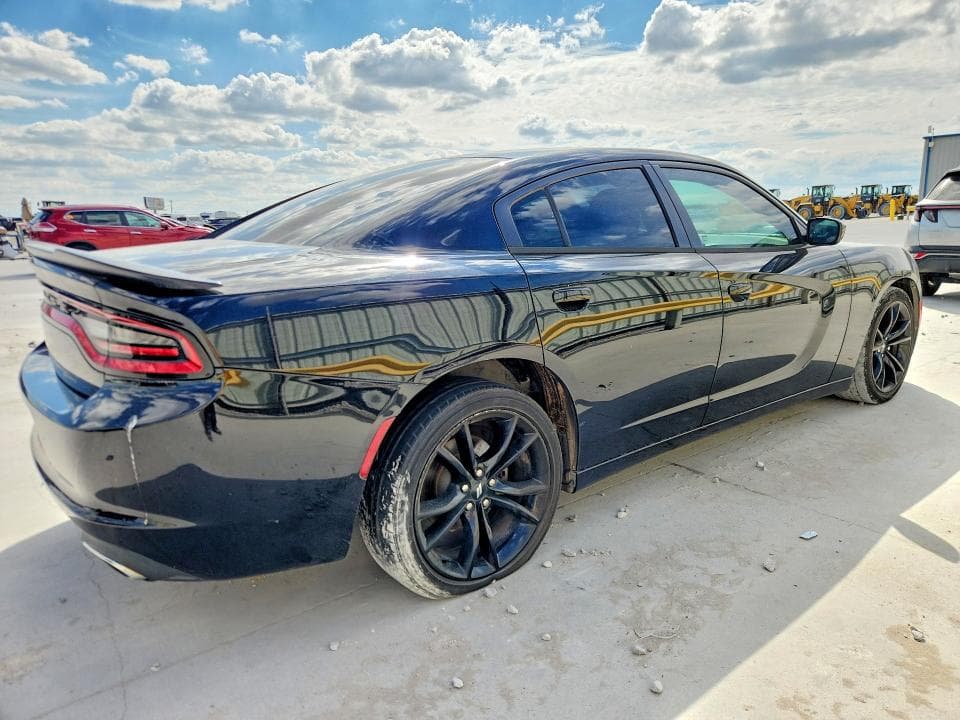2017 DODGE CHARGER SE 3