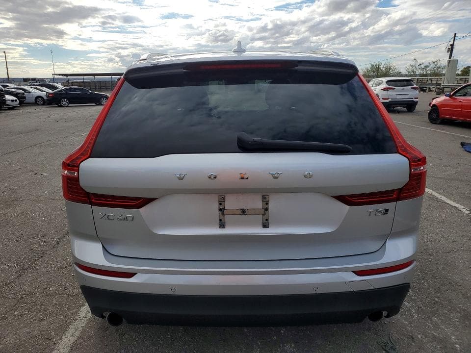 2019 VOLVO XC60 T5 6