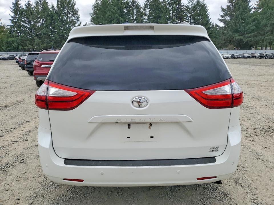 2017 TOYOTA SIENNA XLE 7-PASSENGER 6