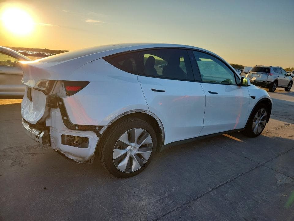 2024 TESLA MODEL Y 3