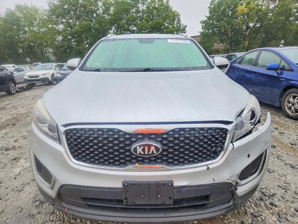 2018 KIA SORENTO LX V6 5