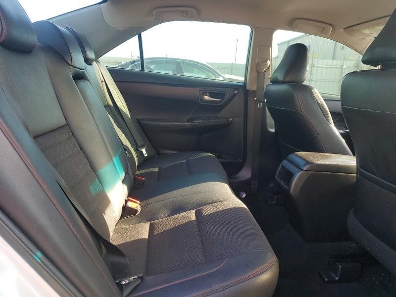 2017 TOYOTA CAMRY SE 10