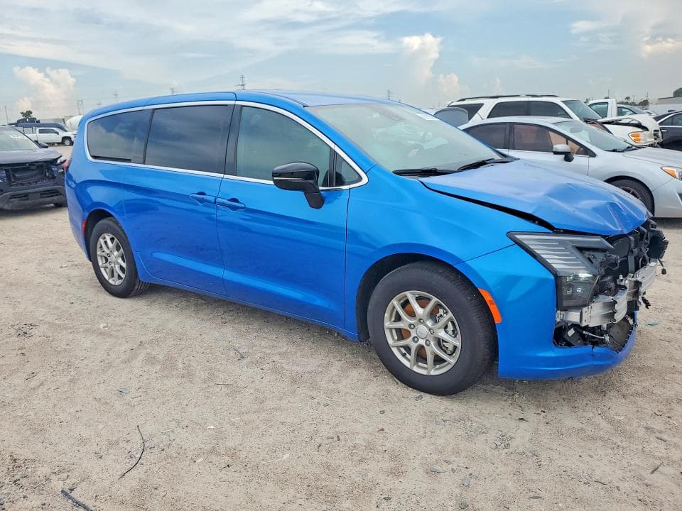 2027 CHRYSLER PACIFICA SELECT 4