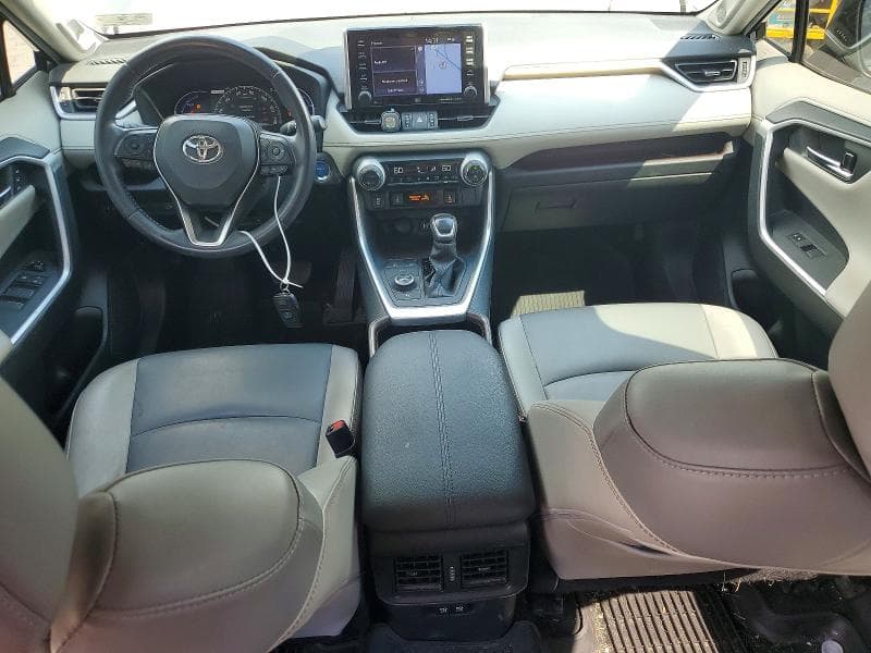 2019 TOYOTA RAV4 LIMITED 8