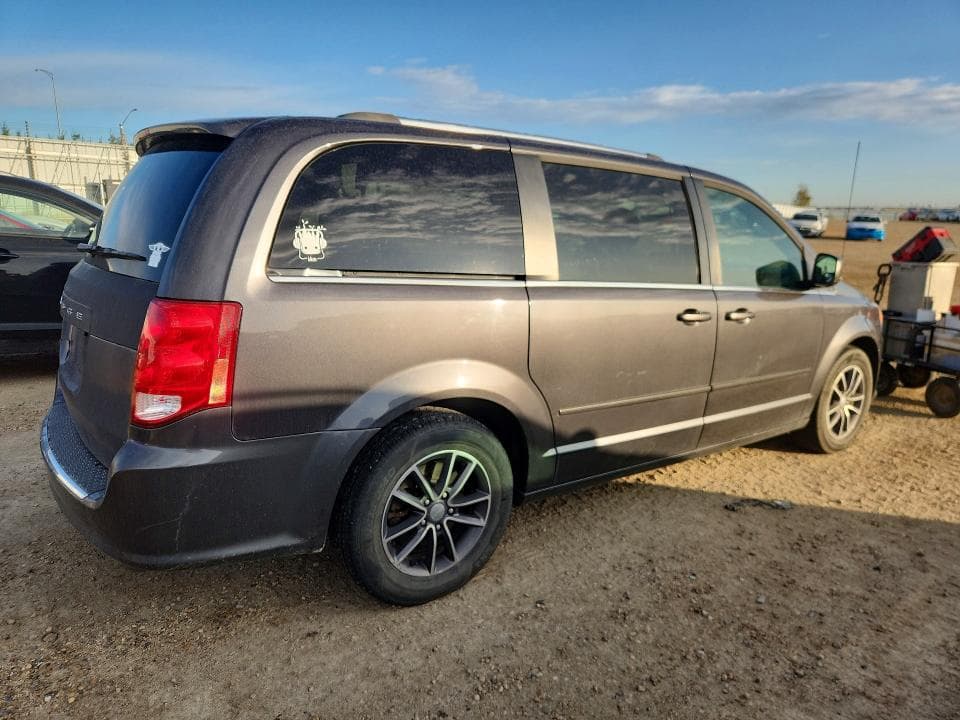 2017 DODGE GRAND CARAVAN SE 3