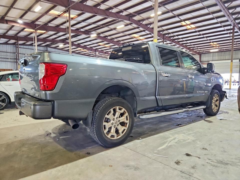 2017 NISSAN TITAN XD SV 3