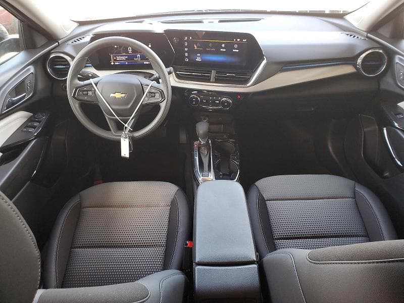 2026 CHEVROLET TRAX 1LT 8