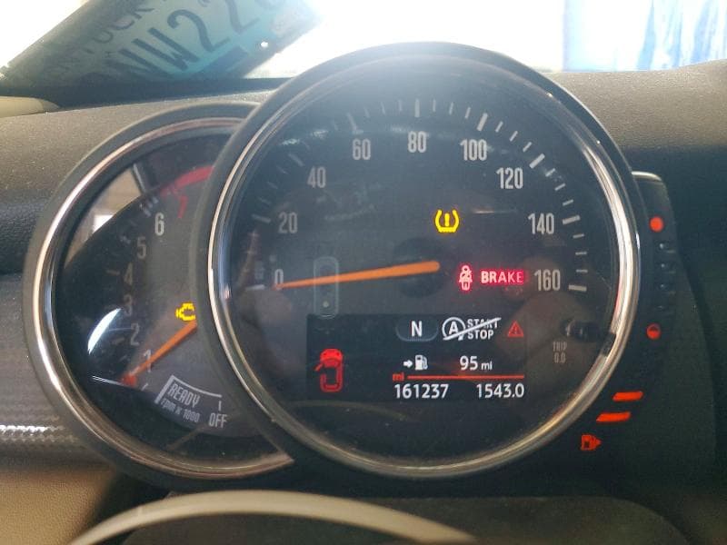 2017 MINI COOPER 9