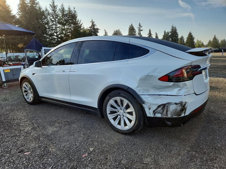 2020 TESLA MODEL X 2