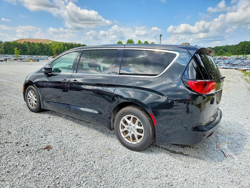 2022 CHRYSLER VOYAGER LX 2