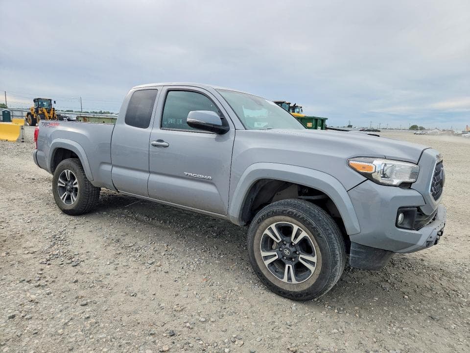 2019 TOYOTA TACOMA TRD SPORT 4