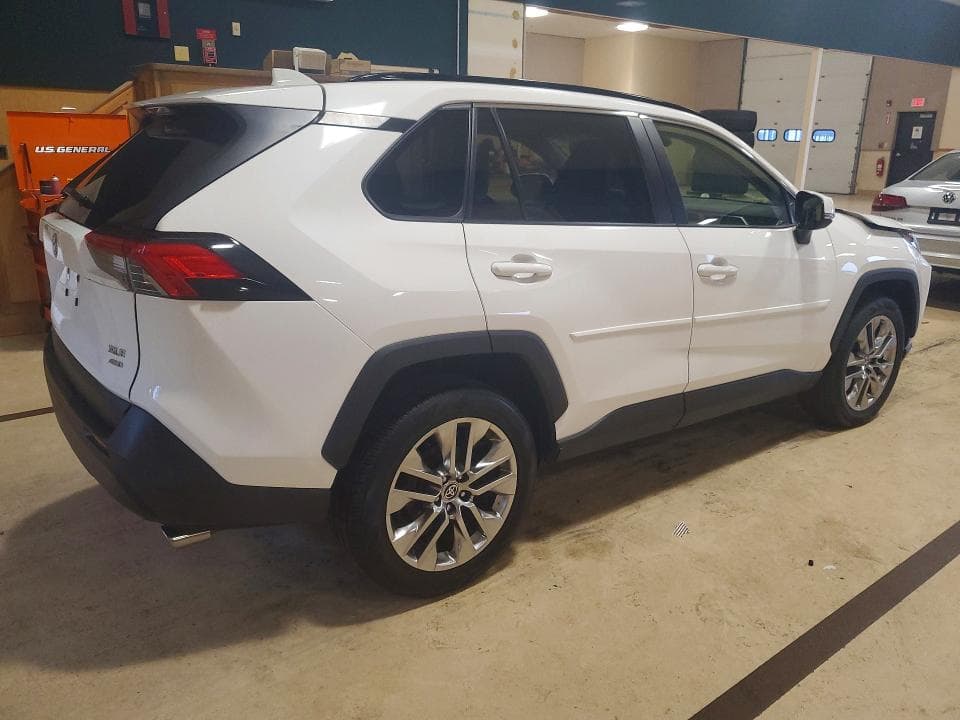 2020 TOYOTA RAV4 XLE PREMIUM 3