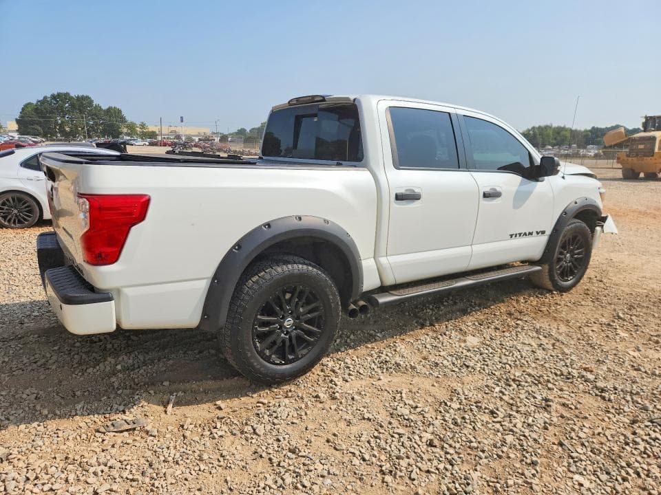 2018 NISSAN TITAN SL 3