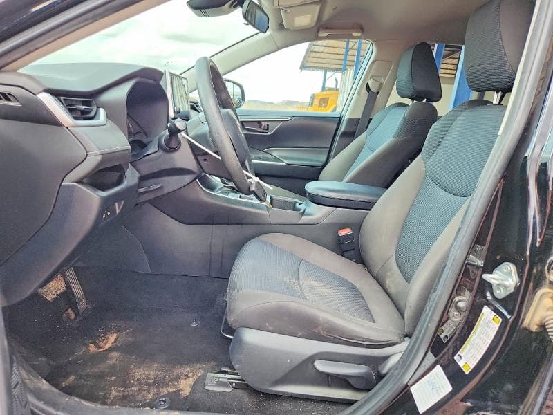 2023 TOYOTA RAV4 LE 7