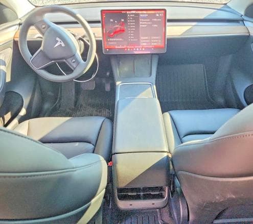 2025 TESLA MODEL Y 8
