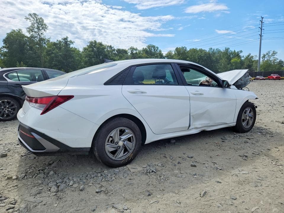 2026 HYUNDAI ELANTRA SE 3