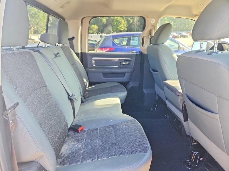 2019 RAM 1500 CLASSIC SLT 10