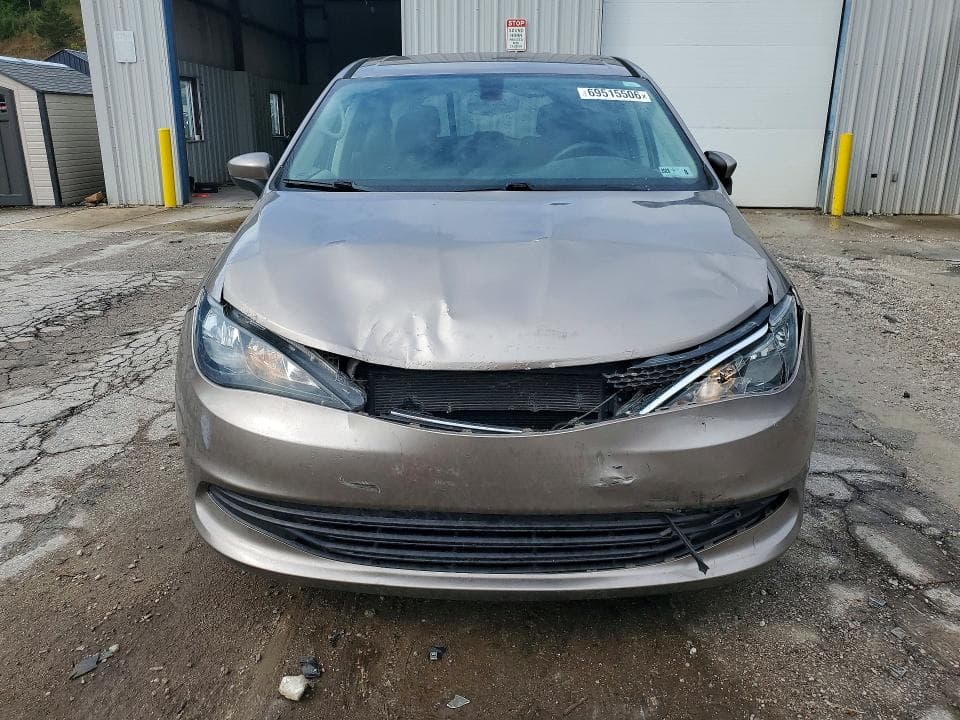 2017 CHRYSLER PACIFICA TOURING 5