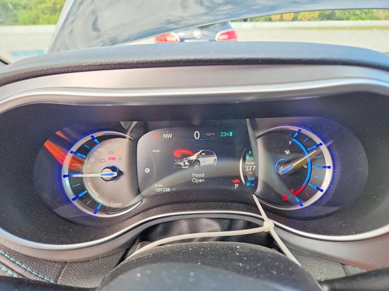 2018 CHRYSLER PACIFICA HYBRID LIMITED 9