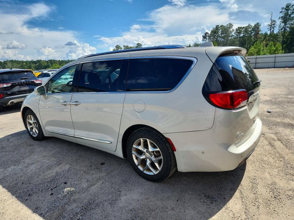 2017 CHRYSLER PACIFICA LIMITED 2