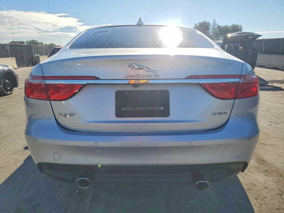 2017 JAGUAR XF PREMIUM 6